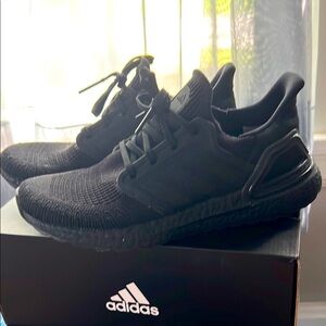 Gently used women’s Adidas UltraBoost in black, size 8.5 🏴‍☠️
